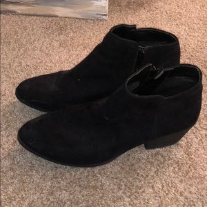 Vera Wang ankle booties